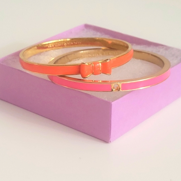 Kate Spade Bracelets 2 Take a Bow & Spade Bracelet Enamel Gold (Set of 2) GUC - Picture 3 of 7